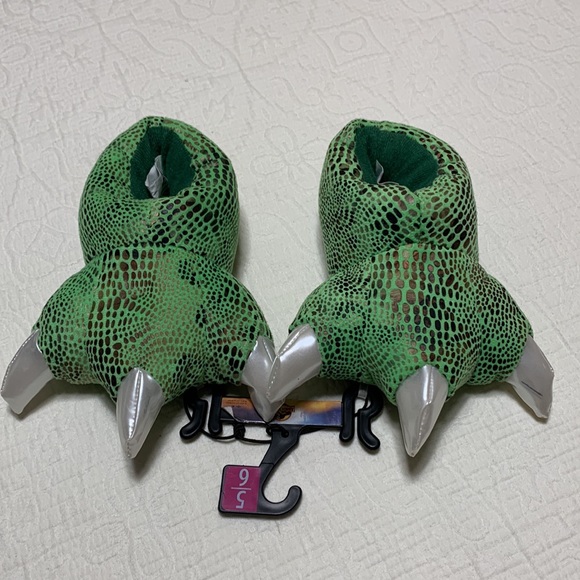 5/6 T-Rex Jurassic World Plush Toddler Slippers - Picture 11 of 12